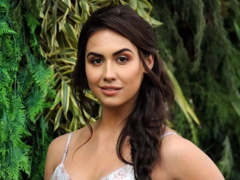 Lauren Gottlieb opens up to Maniesh Paul about experiencing rebirth and  leaving Bollywood behind to go home | Hindi Movie News - Times of India