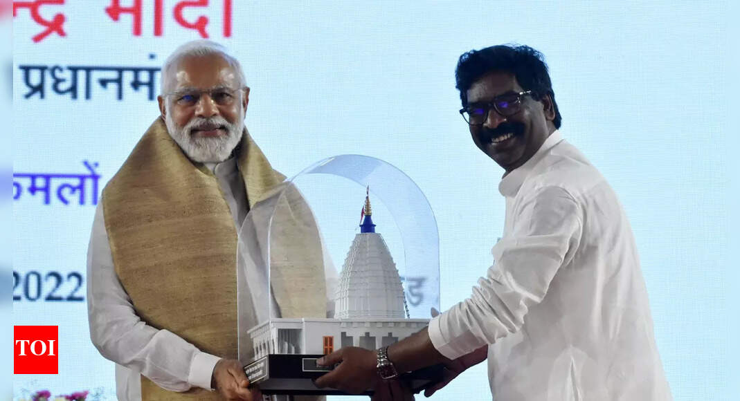 Hemant Soren warms up to PM, sparks alignment buzz