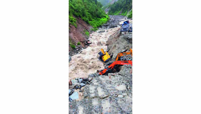 Flash flood damages machinery near Atal tunnel, no casualties