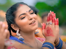 Saba Khan's new devotional song 'Chudi Hariyar' is out!
