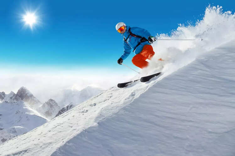 Skiing in Auli