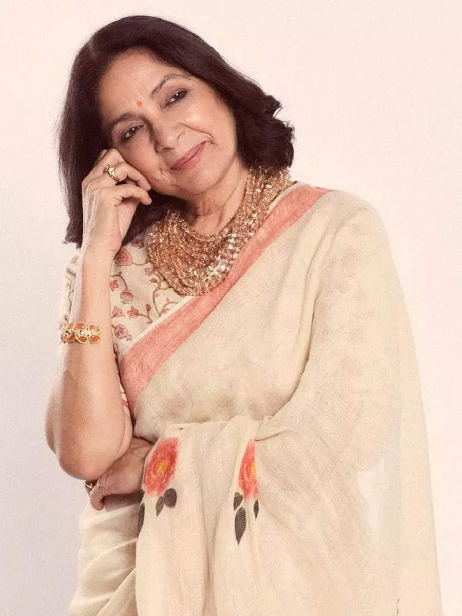 Neena Gupta got trolled for wearing excessively revealing dress at the age  of 64 | Jansatta