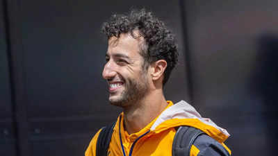 Daniel Ricciardo says he's staying at McLaren, will not walk away