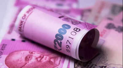 Rupee hits fresh low of 79.64/$ at close as FIIs continue to exit