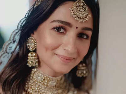 Alluring neckpieces that Bollywood brides wore