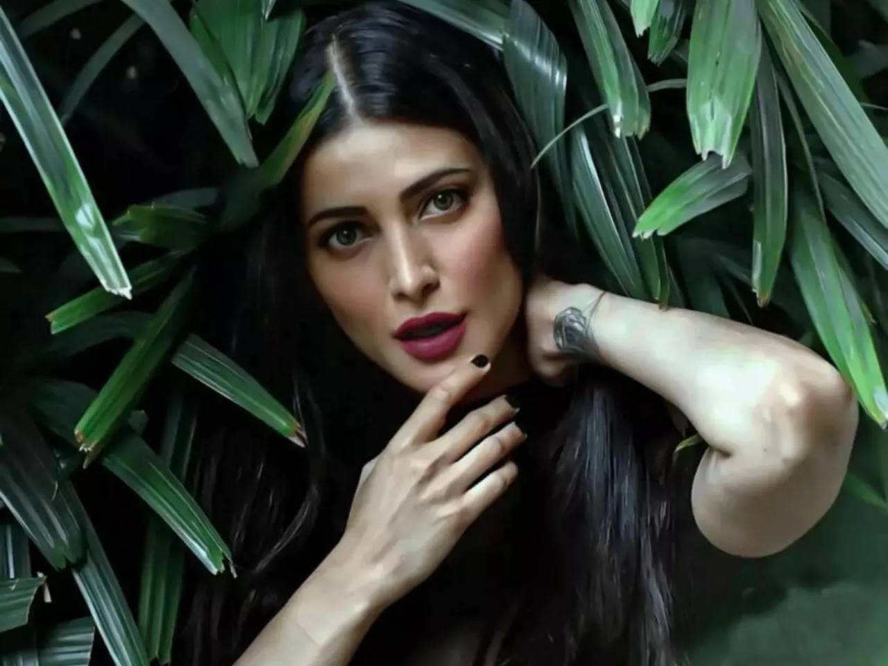 Shurti Hussain Xxx - Watch: Shruti Haasan nails 'Y Challenge' like a pro in new video | Telugu  Movie News - Times of India
