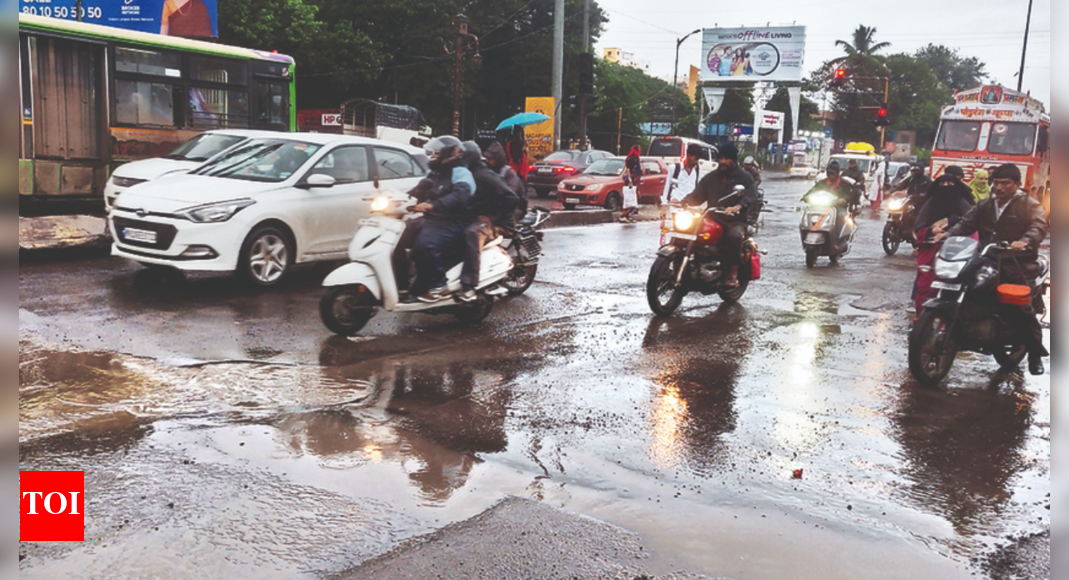 Hadapsar Chaotic Traffic In Hadapsar Leaves Commuters Fuming Pune