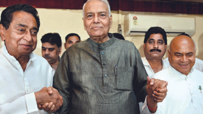 Bhopal: Rupee close to 80 a $, govt must explain this says former Union finance minister Yashwant Sinha
