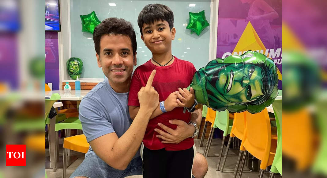 Tusshar Kapoor on the Bollywood tunes his son Laksshya dances to | Hindi Film Information