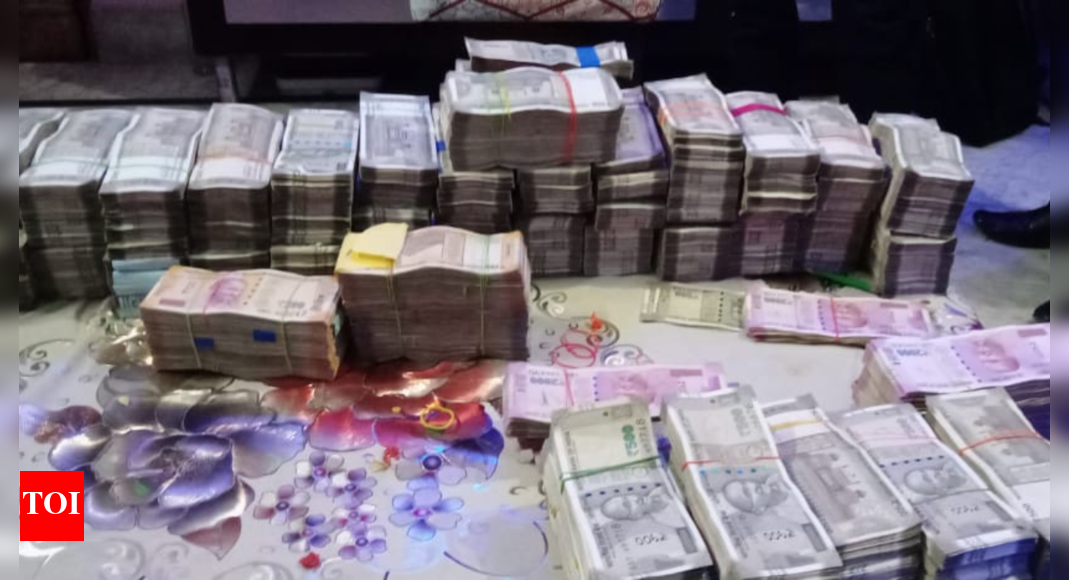 Vizag CBI seizes Rs 1.86 crore cash from plant protection officer