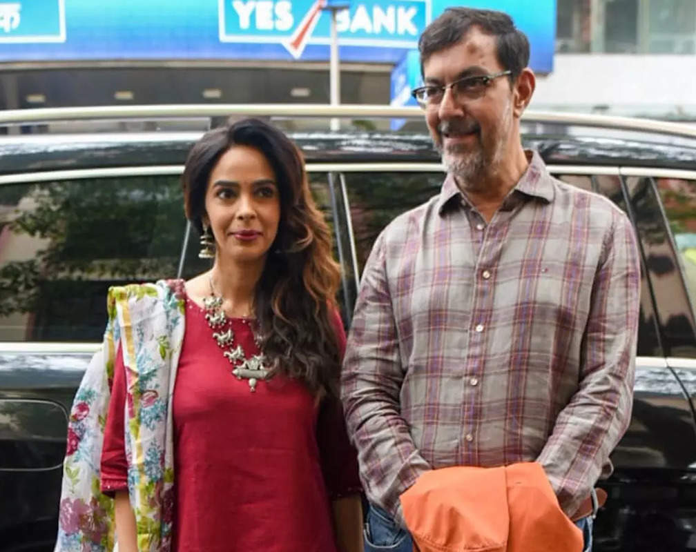 
Mallika Sherawat and Rajat Kapoor get papped in Mumbai
