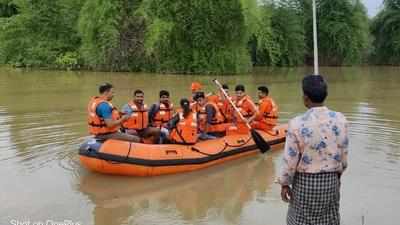 NDRF ferrying flood-hit students to NEET centres in Gadchiroli, Nagpur, Chandapur
