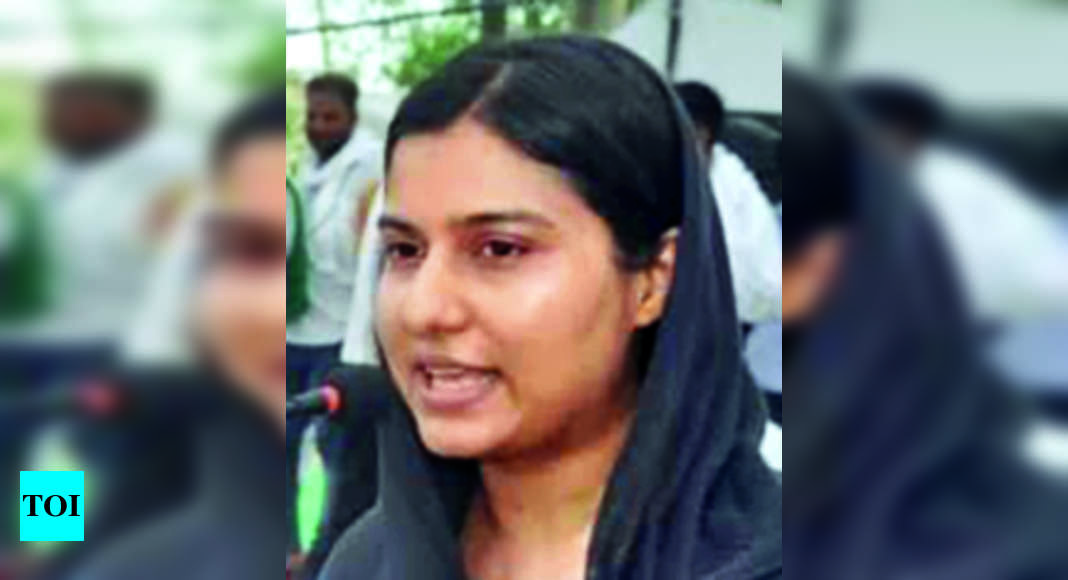 Iqra, Sister Of Jailed Sp Mla Nahid Hasan, Gets Ready For Ls Polls ...