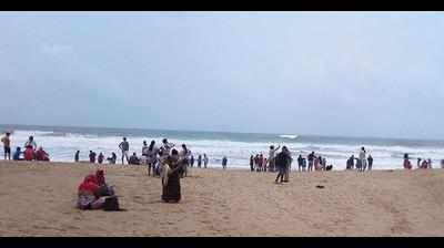 Heavy rain fails to keep tourists off Goa’s beaches