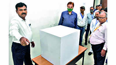 EC inspects state assembly premises on eve of Prez polls