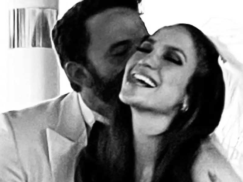 Ben Affleck marries Jennifer Lopez in Las Vegas drive-through chapel wedding; emotional fans say 'true love exists'
