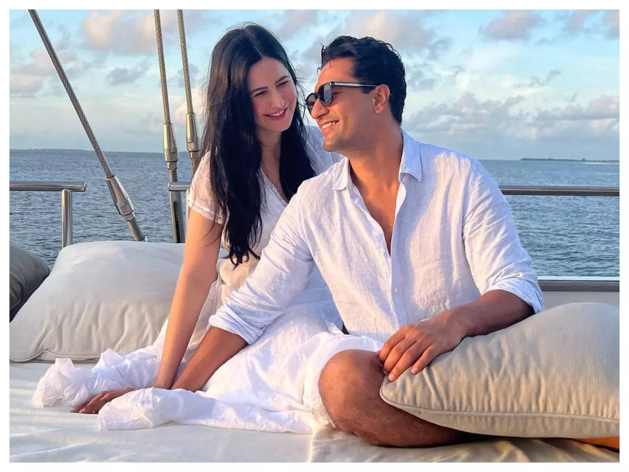 Vicky Kaushal shares a dreamy photo with wifey Katrina Kaif from their vacation; fans say, You both look beautiful together Hindi Movie News