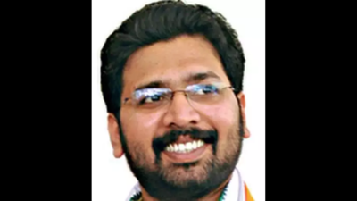 Police notice to Congress leader K S Sabarinadhan in Kerala flight protest case