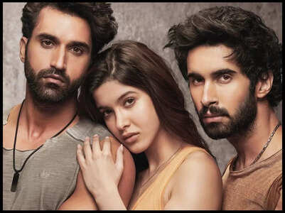 Shanaya's debut film Bedhadak is NOT shelved