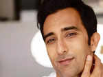 This picture of Rahul Khanna takes the internet by storm