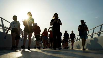 UK has warmest-ever night, braces for record-smashing heat