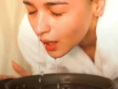Does Korean beauty hack of soaking face in ice water really work? - Times  of India
