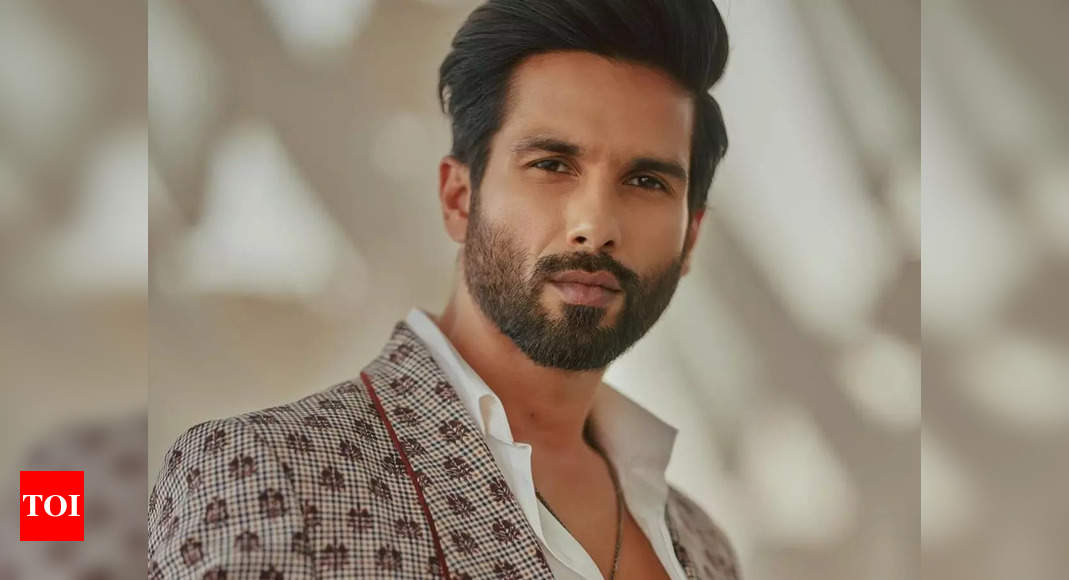 Shahid Kapoor signs up for a unique love story with Dinesh Vijan ...