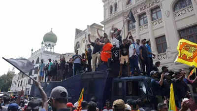 Sri Lankan parliament begins voting for new president