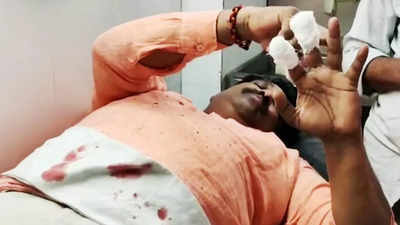 Kalyan: Shiv Sena leader supporting Uddhav Thackeray attacked, blames ex-corporater favouring Eknath Shinde faction
