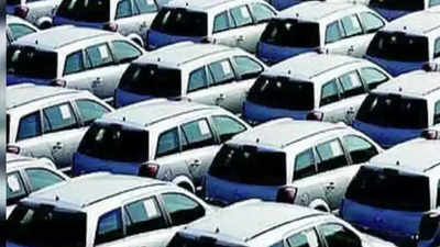 6,000 cars in Ahmedabad queued up for insurance claims