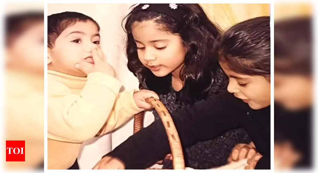 Boney Kapoor shares an adorable throwback photo of Janhvi Kapoor, Navya Naveli and Agastya Nanda from their childhood days – Times of India