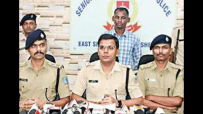 Police van driver held in JSR triple murder case