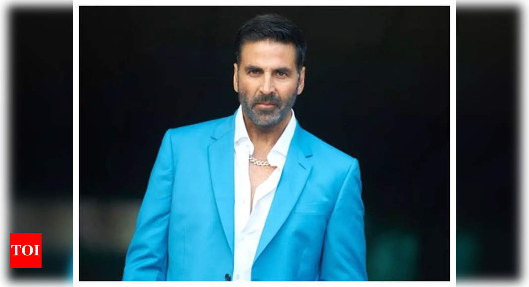 Akshay Kumar named as the highest taxpayer once again; receives a honour certificate from Income Tax department – See photo – Times of India