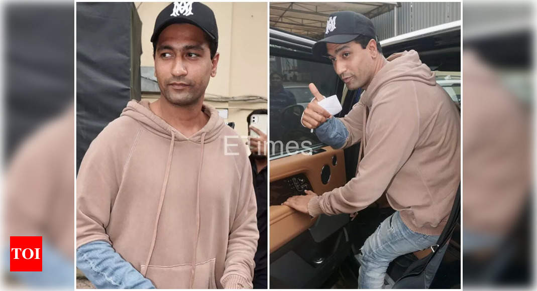 Vicky Kaushal watches Ranbir Kapoor’s ‘Shamshera’ and shows love for the film – Times of India