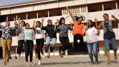 UP tops with 7 among 18 national toppers in CISCE XII exams, Bengal follows