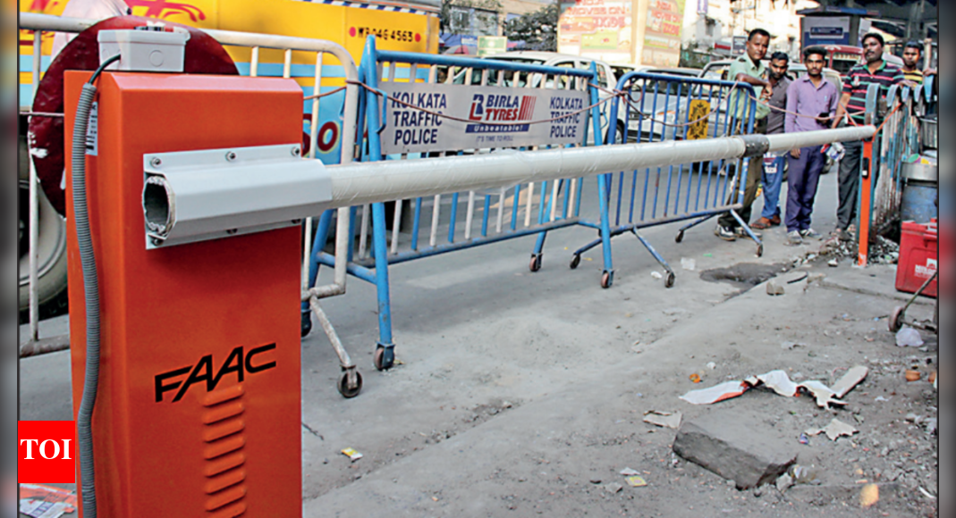 Kolkata: Cops likely to re-introduce drop-gates for pedestrians ...