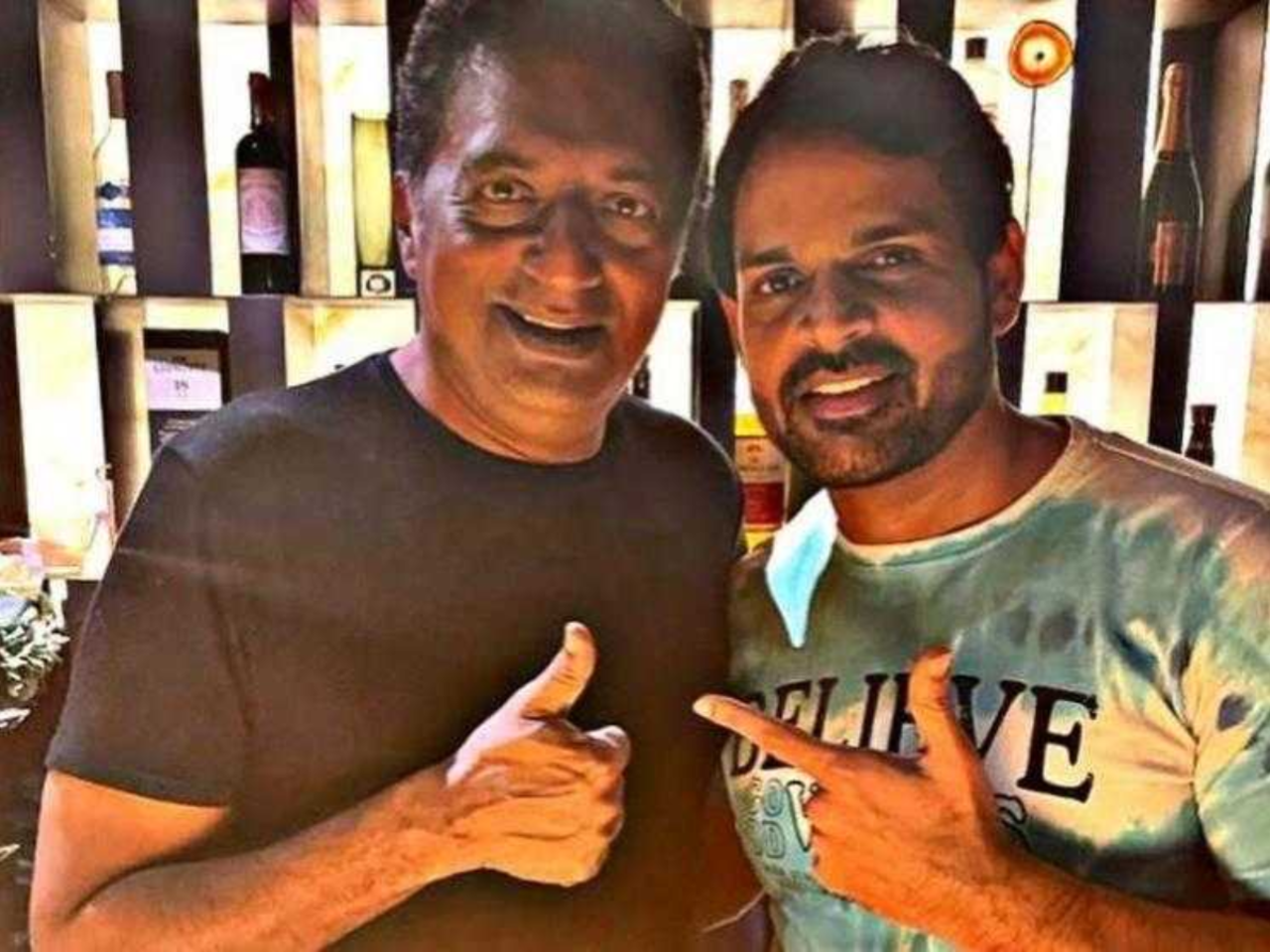 Shaam shares a photo with Prakash Raj from the sets of Varisu Tamil Movie News
