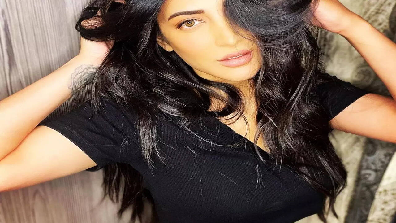 Shruti Haasan on completing 13 years in the film industry: Cinema has been  the greatest source of joy in my life | Telugu Movie News - Times of India