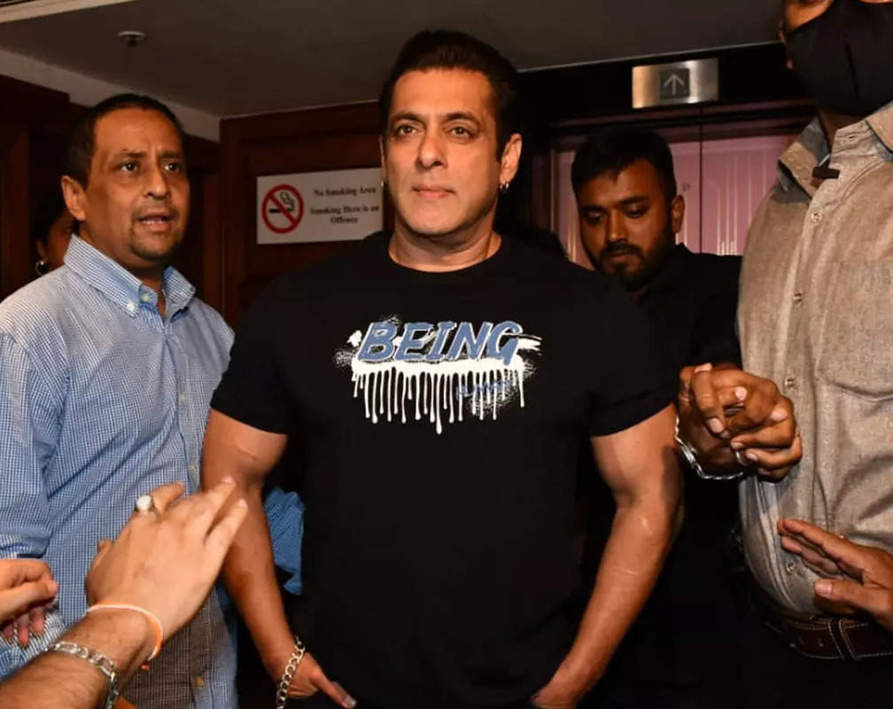 
Salman Khan attends Kichcha Sudeep and Jacqueline Fernandez starrer 'Vikrant Rona' press meet in Mumbai
