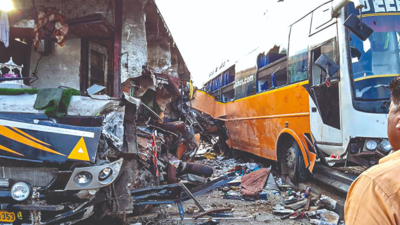 Uttar Pradesh: 8 killed as sleeper buses collide on Purvanchal Expressway