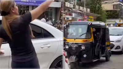 Rakhi Sawant makes netizens angry for creating traffic jam on Mumbai roads: ‘This is not the way’