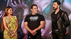 Salman Khan, Kichcha Sudeep and Jacqueline Fernandez get grooving