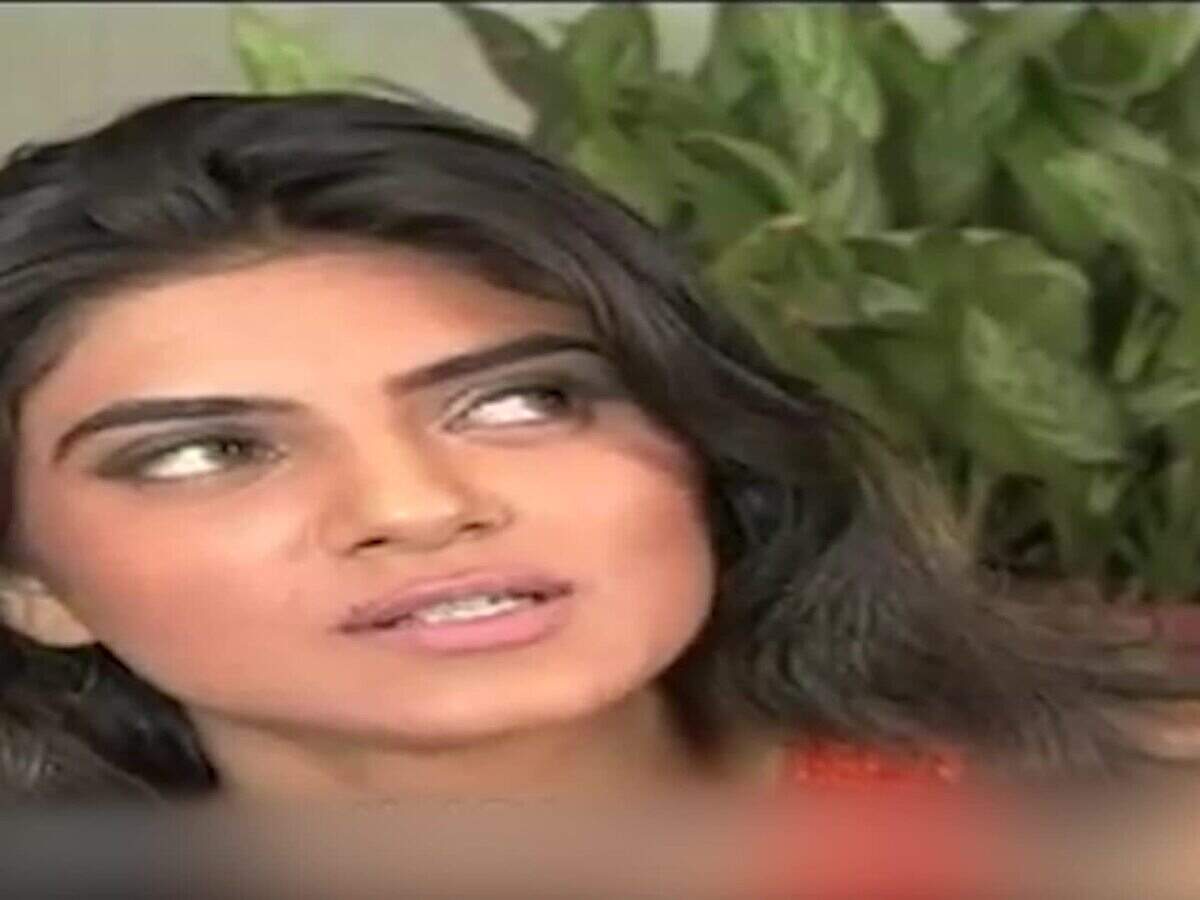 Watch Sushmita Sen in her element as she speaks wisdom!
