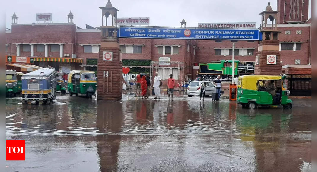 watch-videos-of-cars-being-washed-away-go-viral-amidst-jodhpur-rains-memes-follow-times-of-india