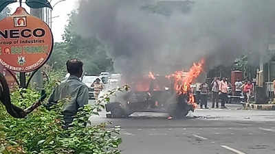 Nagpur: Youth Congress activists set car ablaze to protest against ED questioning of Sonia Gandhi