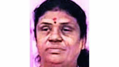 Bengaluru: Former taluk panchayat member Rathnamma crushed to death in freak accident