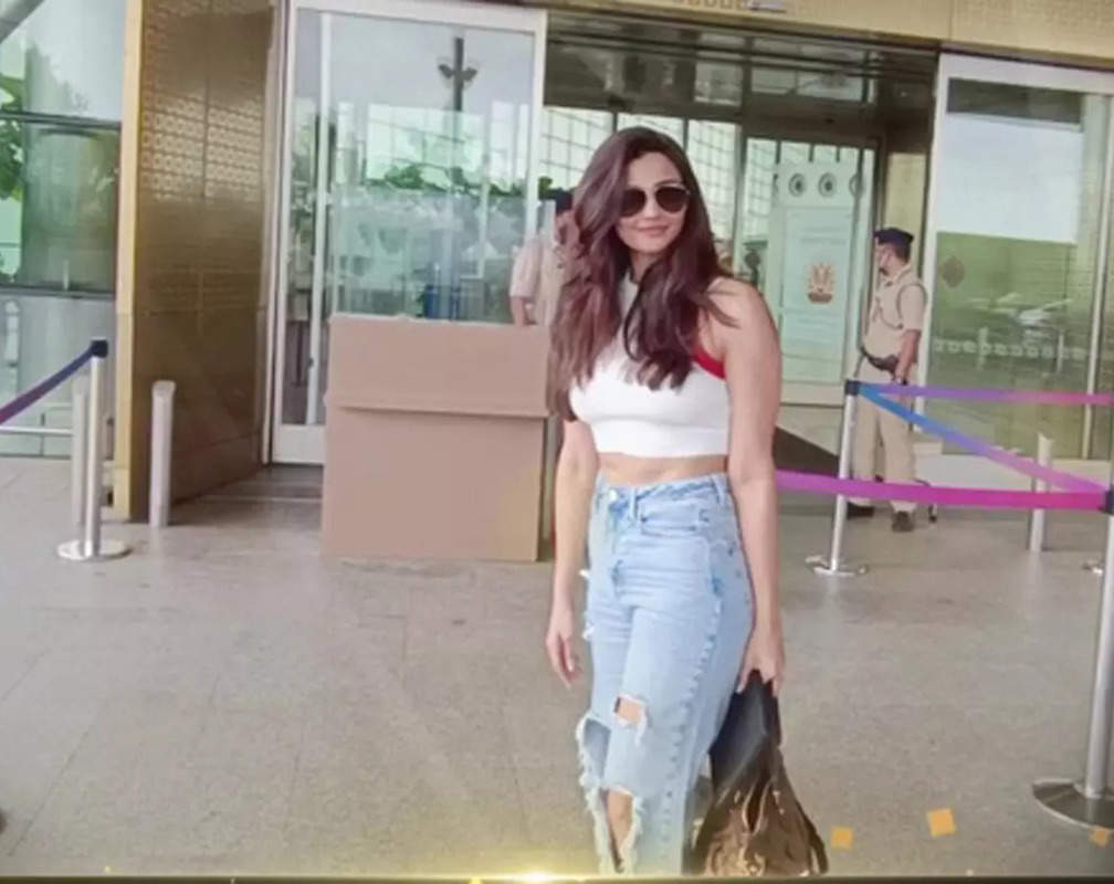 
Daisy Shah makes a rare appearance at Mumbai airport, generously poses for the paparazzi
