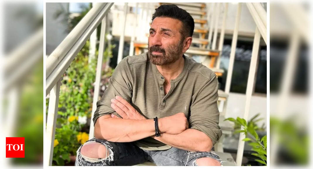 Sunny Deol in US for medical treatment, check out what happened to ‘Border’ star – Times of India