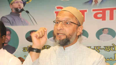 No showering of petals on Muslims, they bulldoze our houses: Asaduddin Owaisi