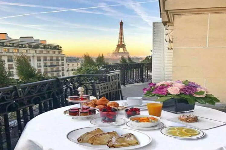 Le Plaza Athen&eacute;e, Paris, France